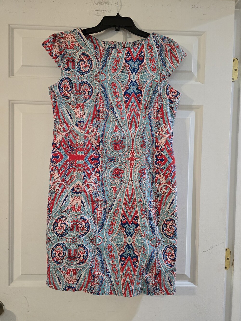 Cap-Sleeve Paisley Shift Dress in Blue & Red